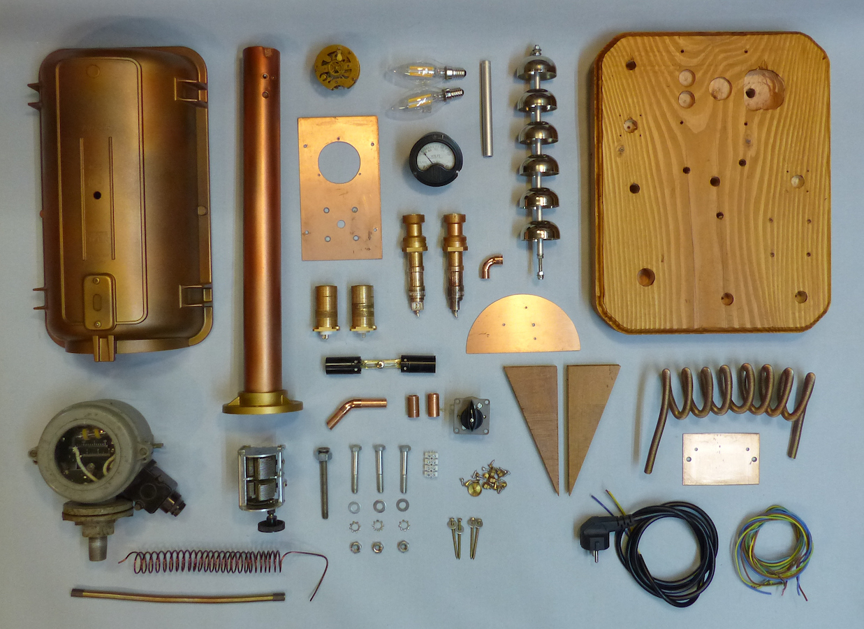 Steampunk Lamp 76 parts.jpg